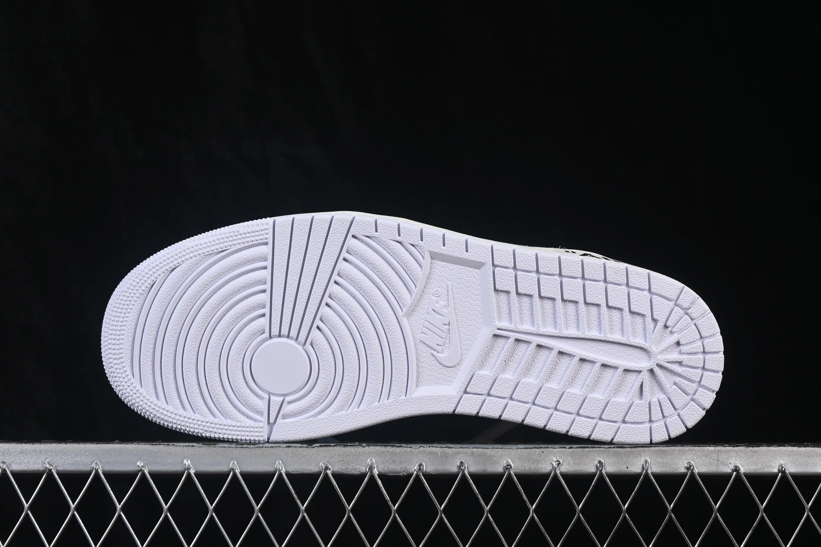 All categories Air Jordan Jordan series basketball shoes Air Jordan 1 High LW version Off White x Air Jordan OW AJ1 Joe 1 joint white high-top basketball shoes AA3834-100